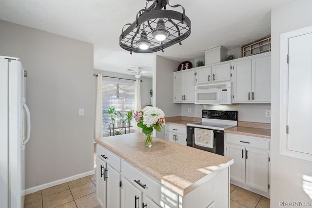 87 Meadow Oaks Court, Millbrook, AL 36054