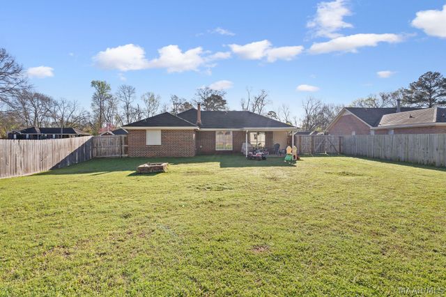 87 Meadow Oaks Court, Millbrook, AL 36054