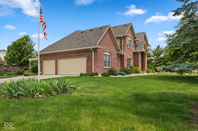 1846 S Fox Cove Boulevard, New Palestine, IN 46163