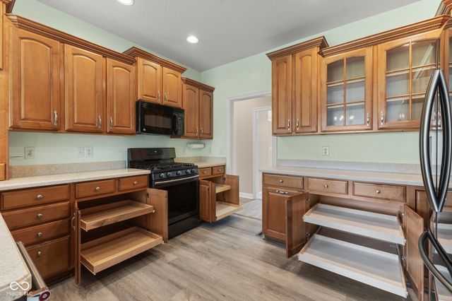 1846 S Fox Cove Boulevard, New Palestine, IN 46163