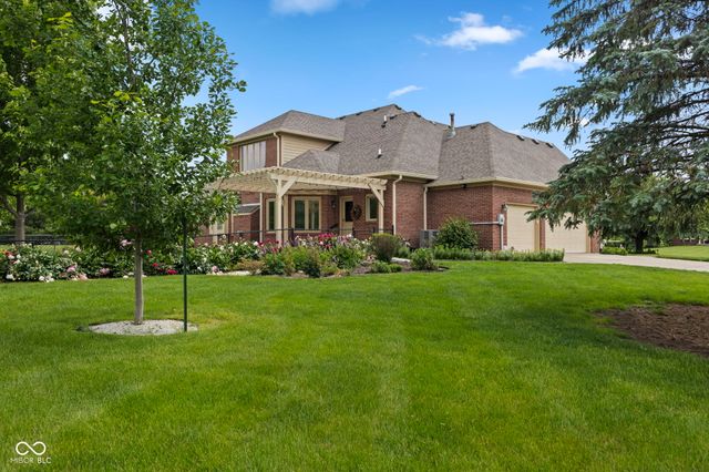 1846 S Fox Cove Boulevard, New Palestine, IN 46163