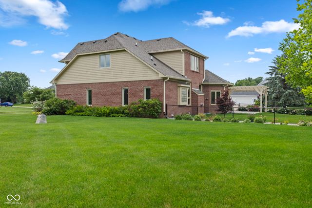 1846 S Fox Cove Boulevard, New Palestine, IN 46163