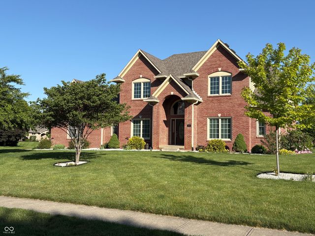 1846 S Fox Cove Boulevard, New Palestine, IN 46163