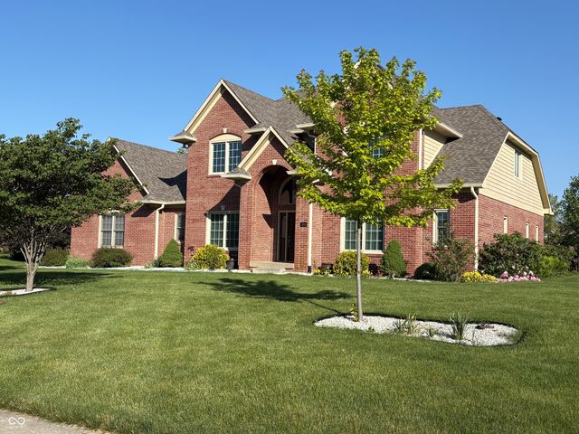 1846 S Fox Cove Boulevard, New Palestine, IN 46163