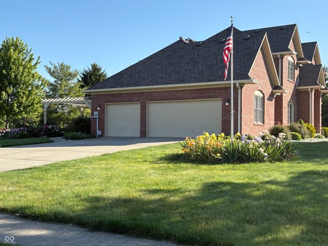 1846 S Fox Cove Boulevard, New Palestine, IN 46163