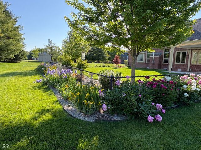 1846 S Fox Cove Boulevard, New Palestine, IN 46163