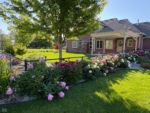 1846 S Fox Cove Boulevard, New Palestine, IN 46163