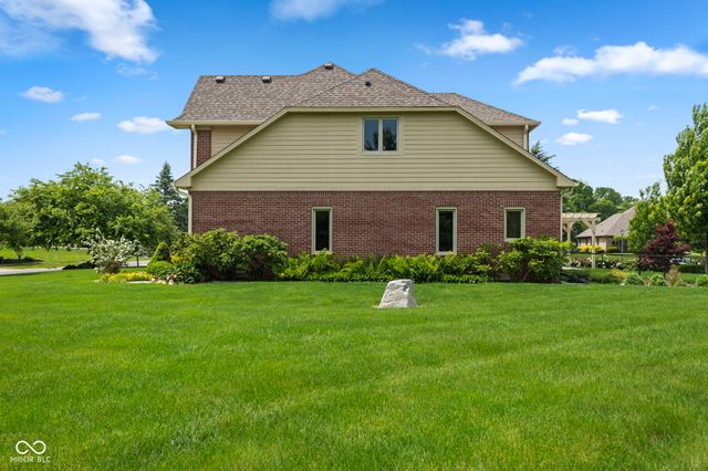 1846 S Fox Cove Boulevard, New Palestine, IN 46163