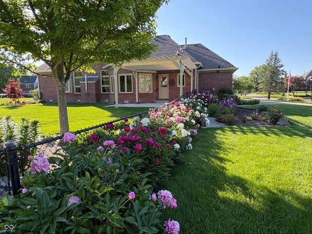 1846 S Fox Cove Boulevard, New Palestine, IN 46163