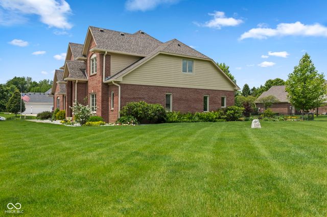 1846 S Fox Cove Boulevard, New Palestine, IN 46163