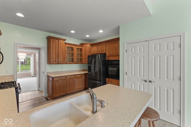 1846 S Fox Cove Boulevard, New Palestine, IN 46163