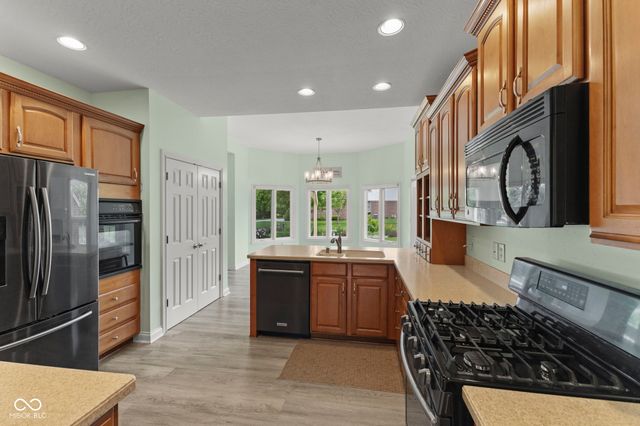 1846 S Fox Cove Boulevard, New Palestine, IN 46163