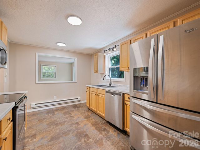 157 Highland Terrace, Clyde, NC 28721
