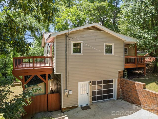 157 Highland Terrace, Clyde, NC 28721