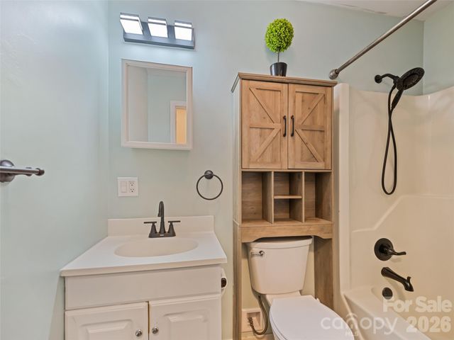 157 Highland Terrace, Clyde, NC 28721