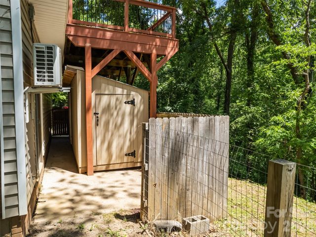 157 Highland Terrace, Clyde, NC 28721