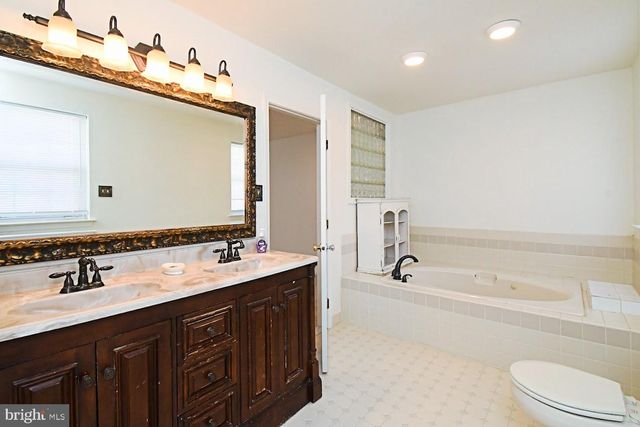 670 AMALIE LN, Southampton, PA 18966