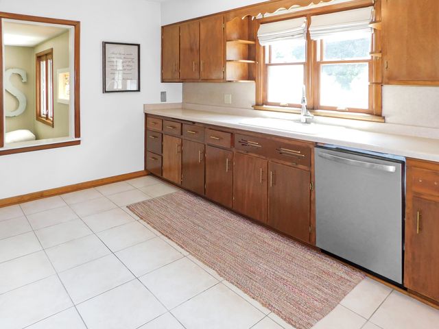1007 Luther Avenue, Rockford, IL 61107