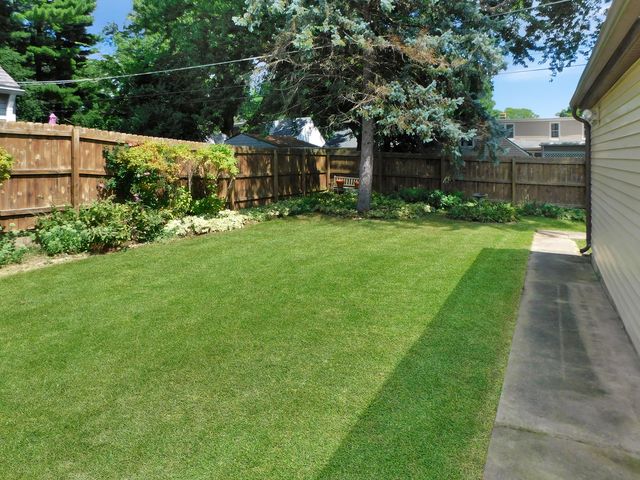 1007 Luther Avenue, Rockford, IL 61107