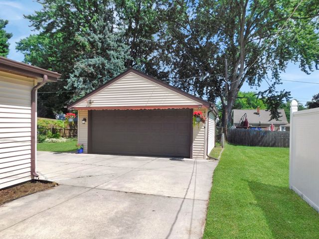 1007 Luther Avenue, Rockford, IL 61107