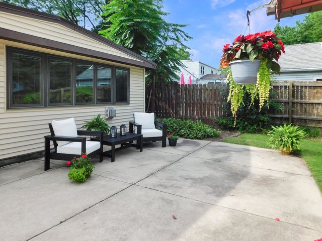 1007 Luther Avenue, Rockford, IL 61107