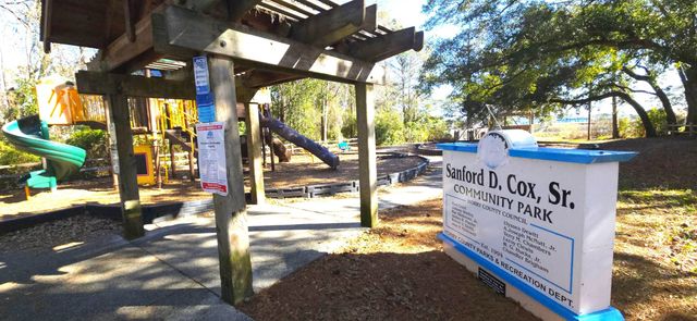 695 Elizabeth Dr., Murrells Inlet, SC 29576