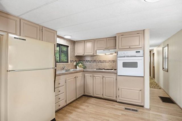 6 FLORENCE BOULEVARD, Debary, FL 32713