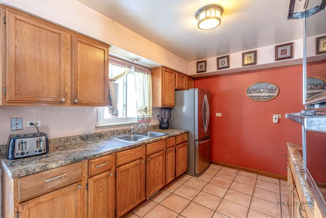 908 E Central Road, Mount Prospect, IL 60056