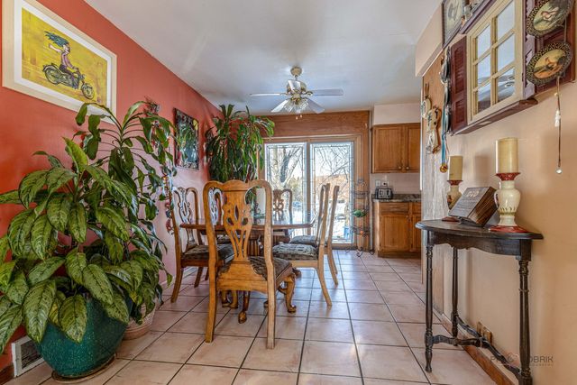 908 E Central Road, Mount Prospect, IL 60056