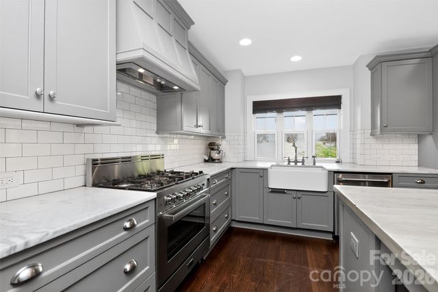 2400 Bay Street, Charlotte, NC 28205