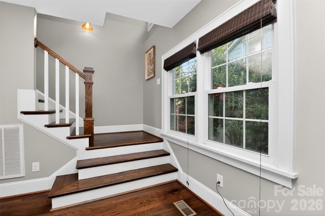 2400 Bay Street, Charlotte, NC 28205