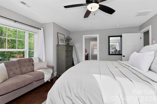 2400 Bay Street, Charlotte, NC 28205