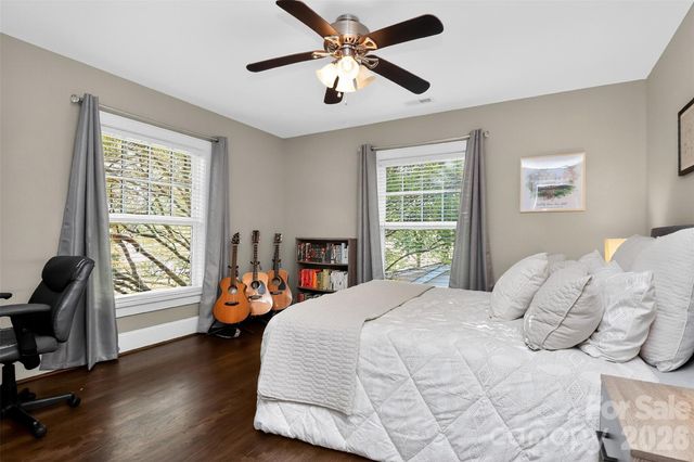 2400 Bay Street, Charlotte, NC 28205