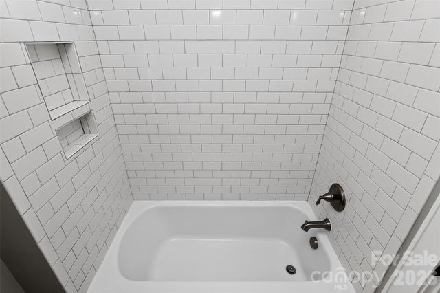 2400 Bay Street, Charlotte, NC 28205