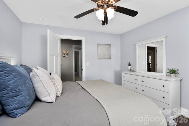 2400 Bay Street, Charlotte, NC 28205