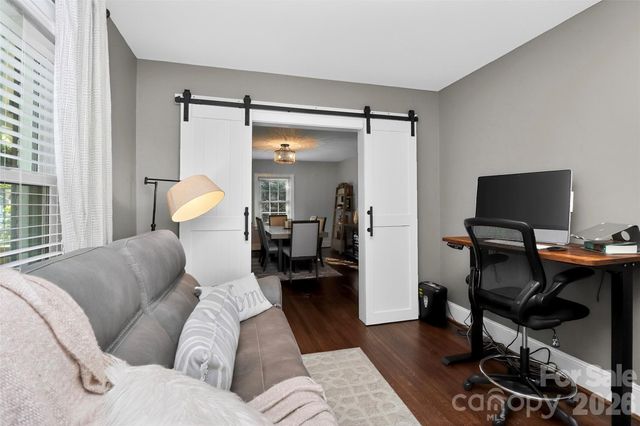 2400 Bay Street, Charlotte, NC 28205