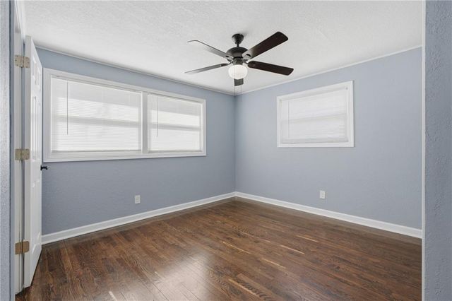 1002 NE 62nd Street, Gladstone, MO 64118