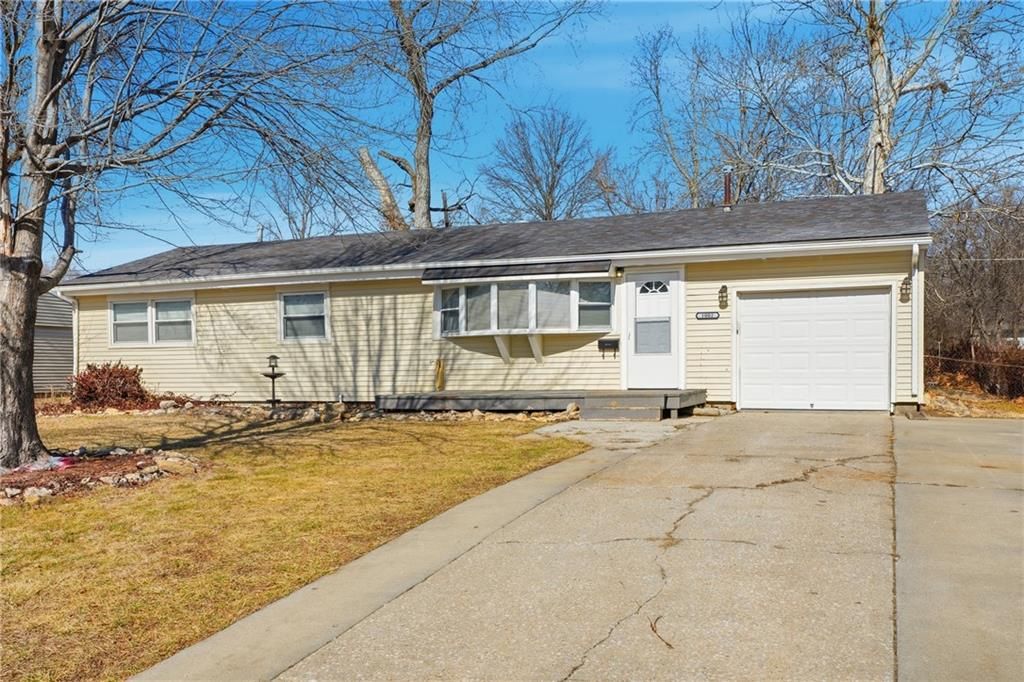 1002 NE 62nd Street, Gladstone, MO 64118