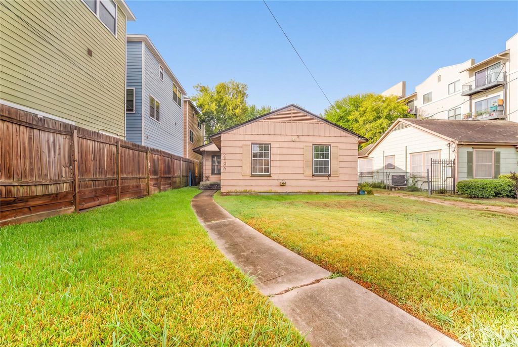 2406 Charleston Street, Houston, TX 77021
