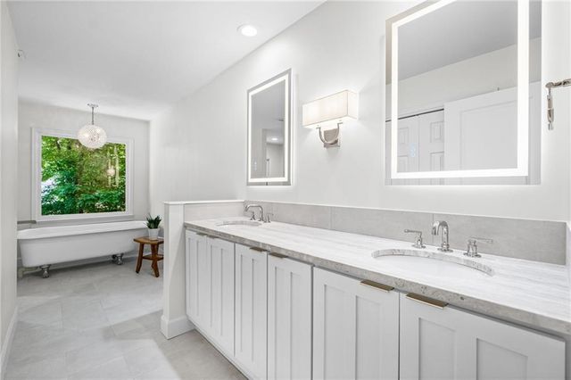 140 N Bluff, Alpharetta, GA 30004