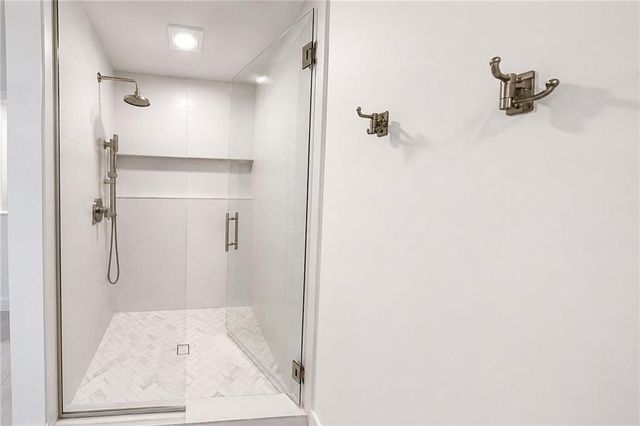140 N Bluff, Alpharetta, GA 30004