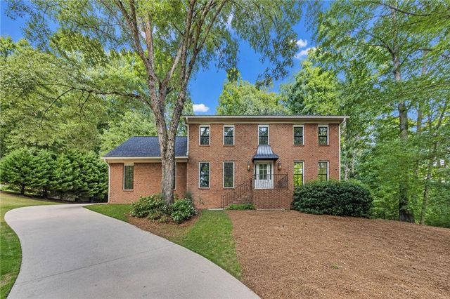 140 N Bluff, Alpharetta, GA 30004