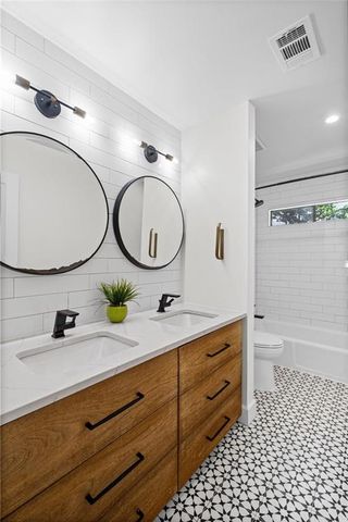 140 N Bluff, Alpharetta, GA 30004