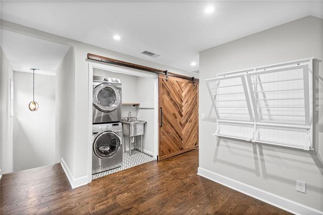 140 N Bluff, Alpharetta, GA 30004