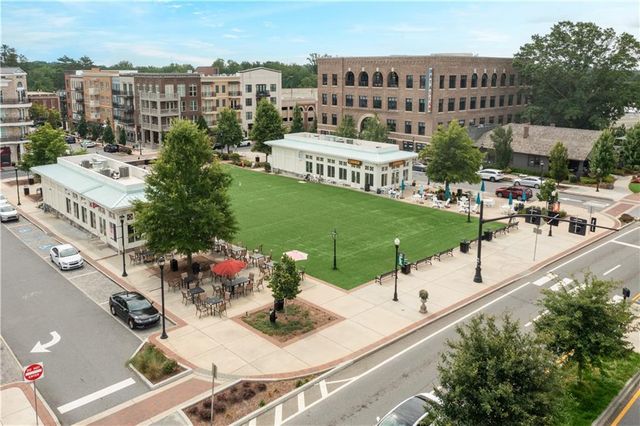 140 N Bluff, Alpharetta, GA 30004