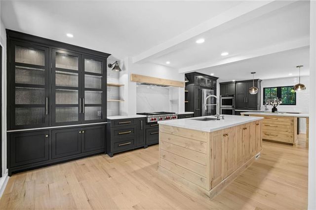 140 N Bluff, Alpharetta, GA 30004