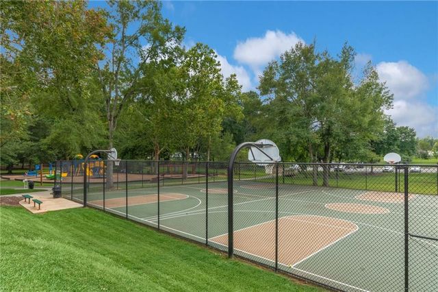 140 N Bluff, Alpharetta, GA 30004