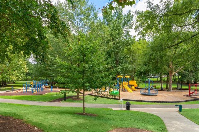 140 N Bluff, Alpharetta, GA 30004