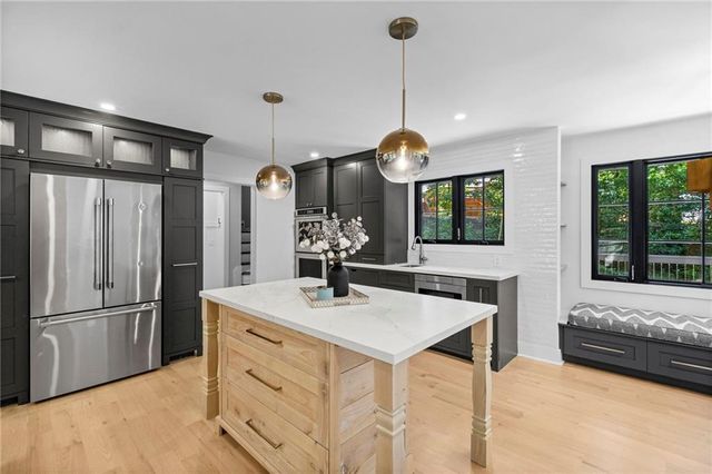 140 N Bluff, Alpharetta, GA 30004