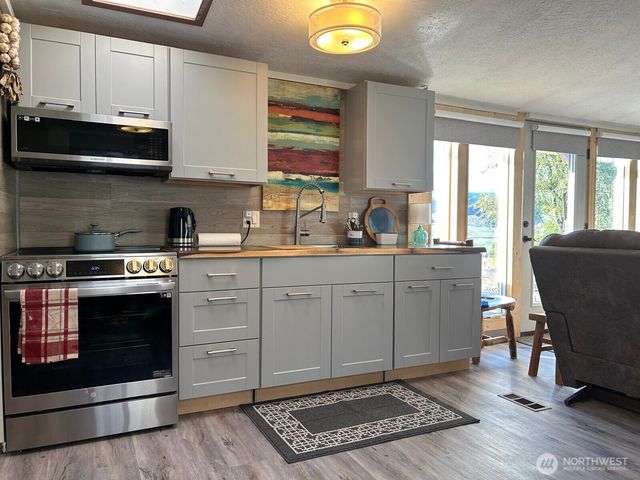 14 Bridge View Road, Tonasket, WA 98855